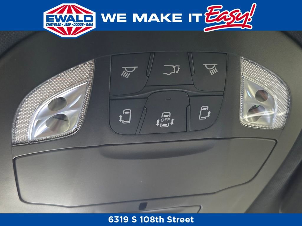 New 2026 Chrysler Pacifica Select w/ S Appearance Package image 26