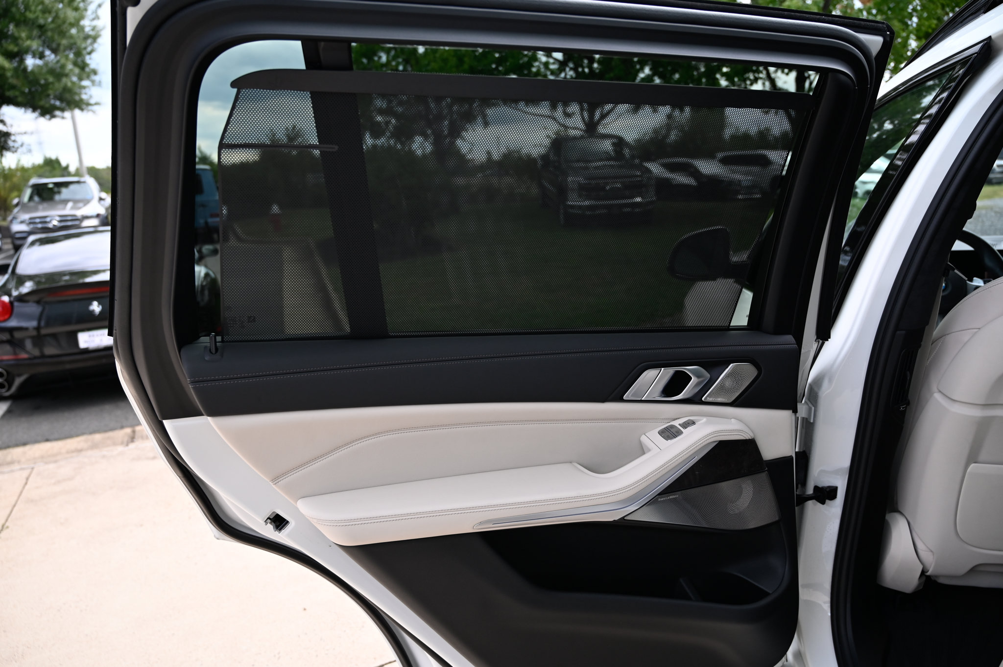 Used 2023 BMW X7 xDrive40i w/ Executive Package AWD/4WD image 35