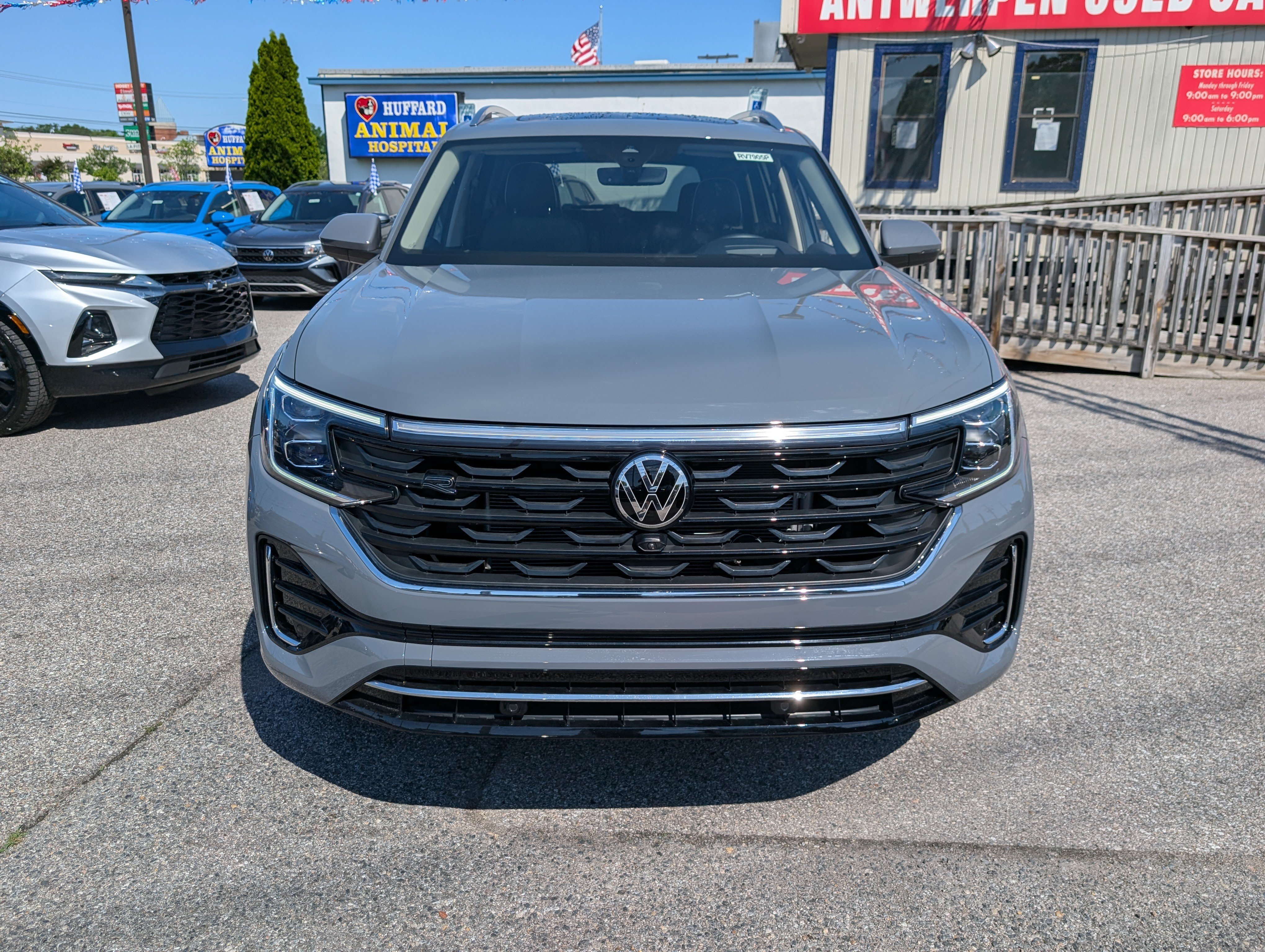 Used 2026 Volkswagen Atlas SEL Premium R-Line AWD/4WD image 8