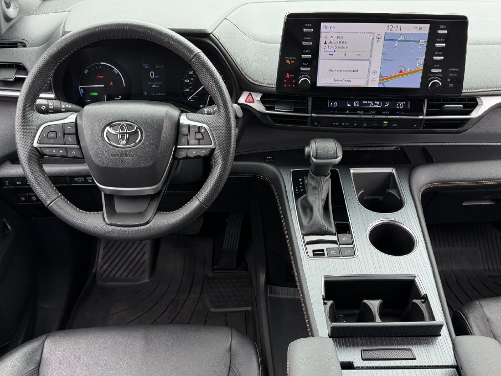 Used 2024 Toyota Sienna XLE Woodland Edition AWD/4WD image 13