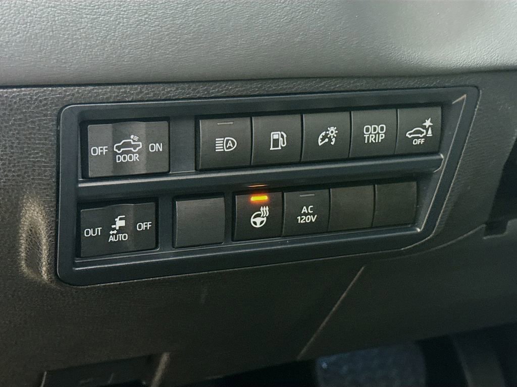 Used 2025 Toyota Tundra Platinum AWD/4WD image 11