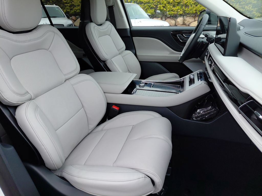 New 2026 Lincoln Aviator Reserve w/ Luxury Package AWD/4WD image 60