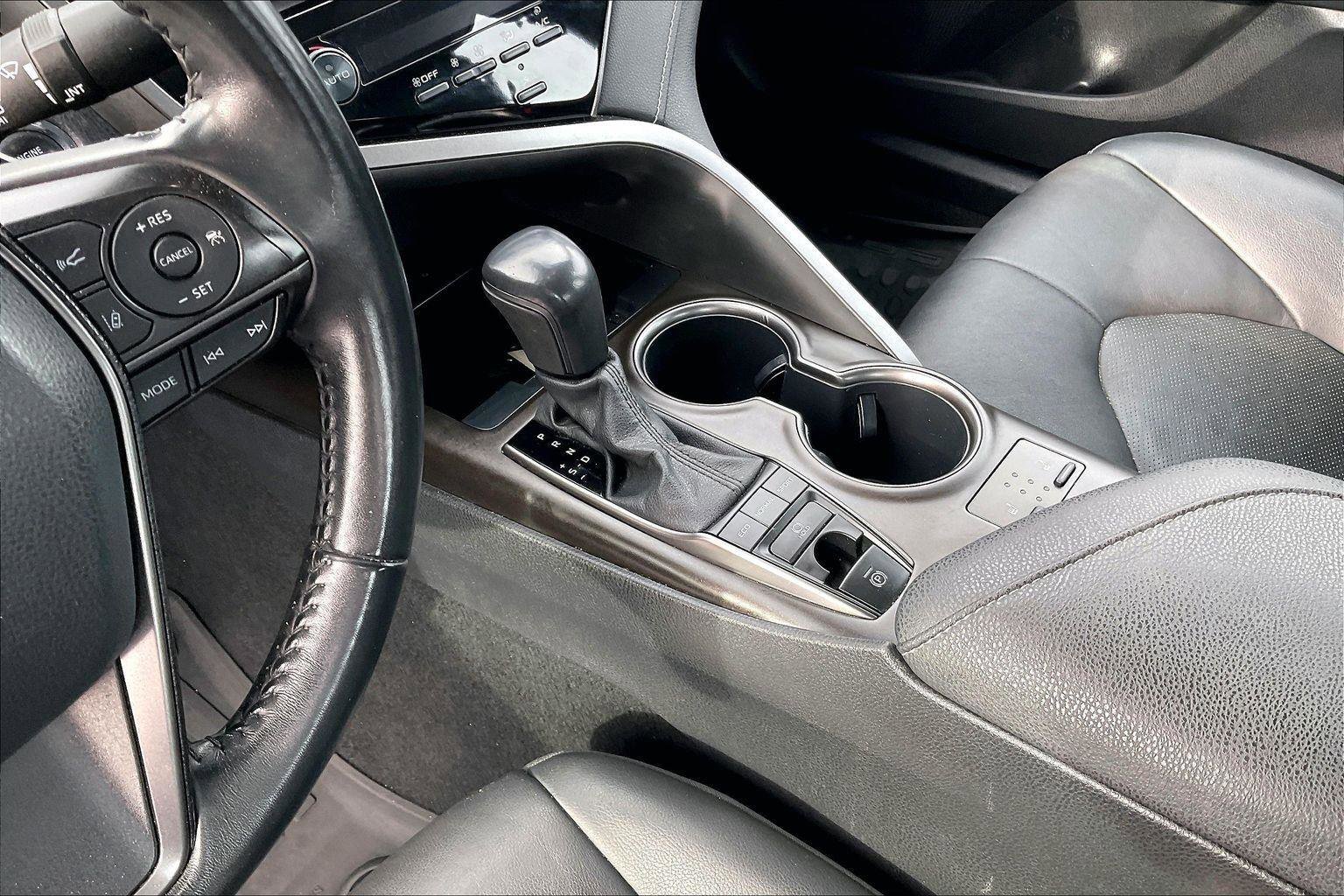 Used 2022 Toyota Camry XSE image 16