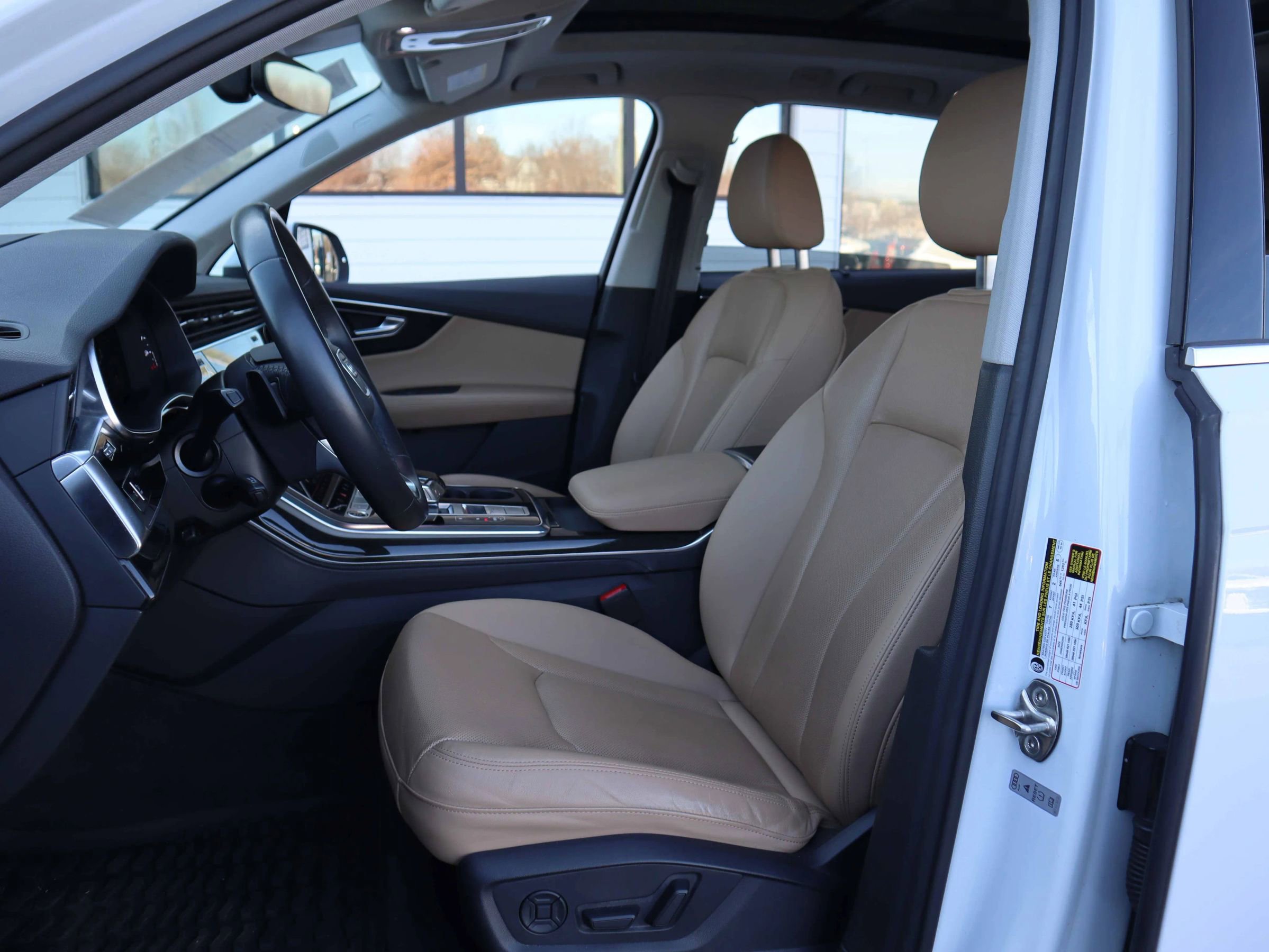 Used 2021 Audi Q7 3.0T Prestige image 2