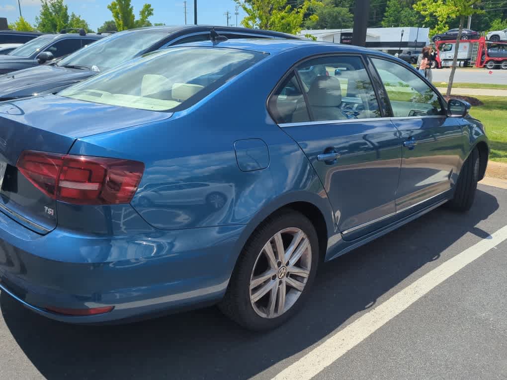 Used 2017 Volkswagen Jetta SEL FWD image 4