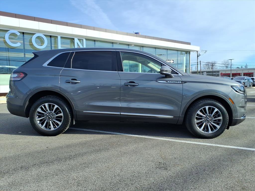 Certified 2022 Lincoln Nautilus AWD w/ Premium Package image 11