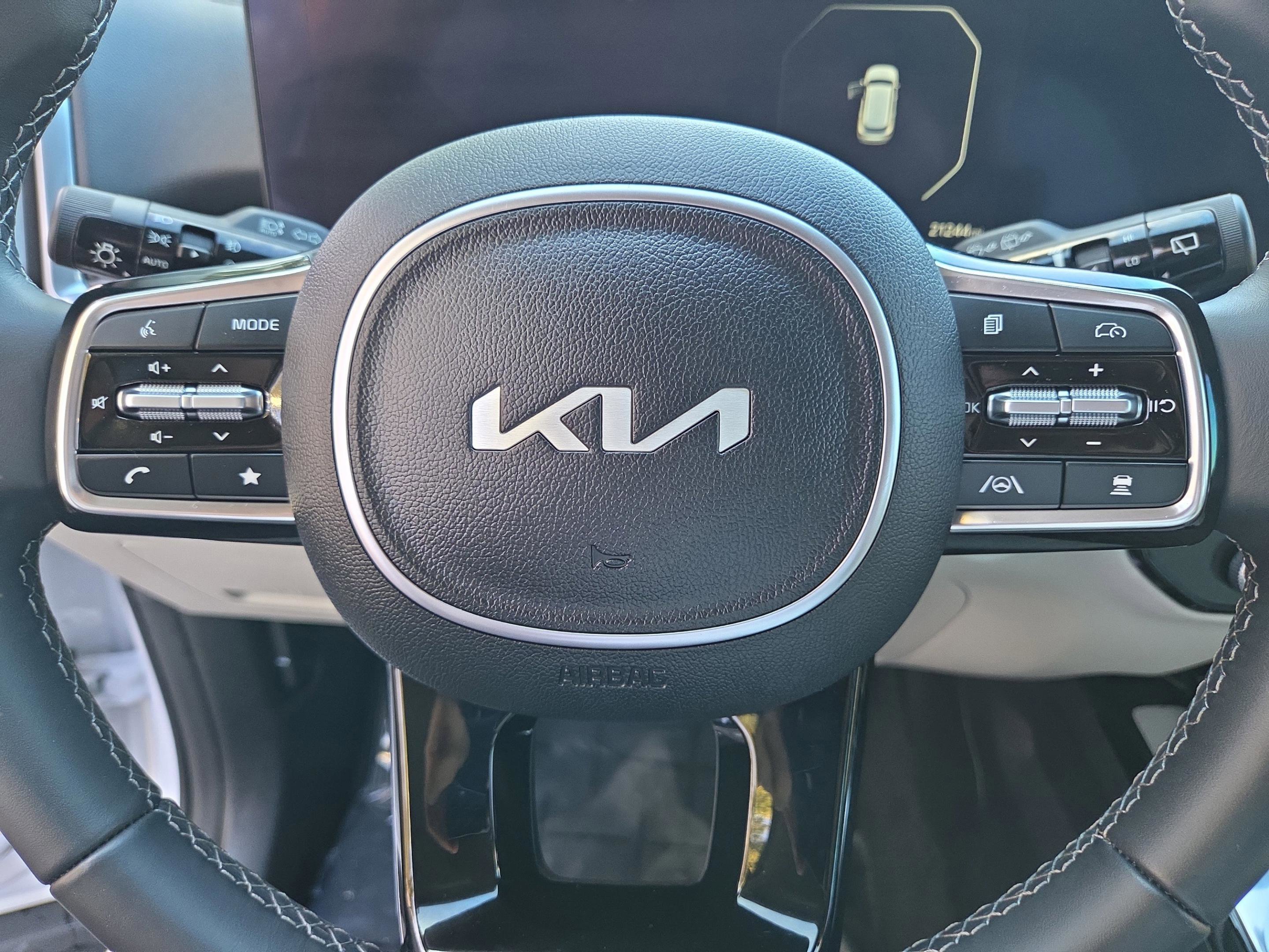 Used 2024 Kia Sorento SX image 32