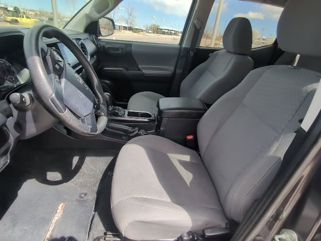 Used 2020 Toyota Tacoma SR AWD/4WD image 12