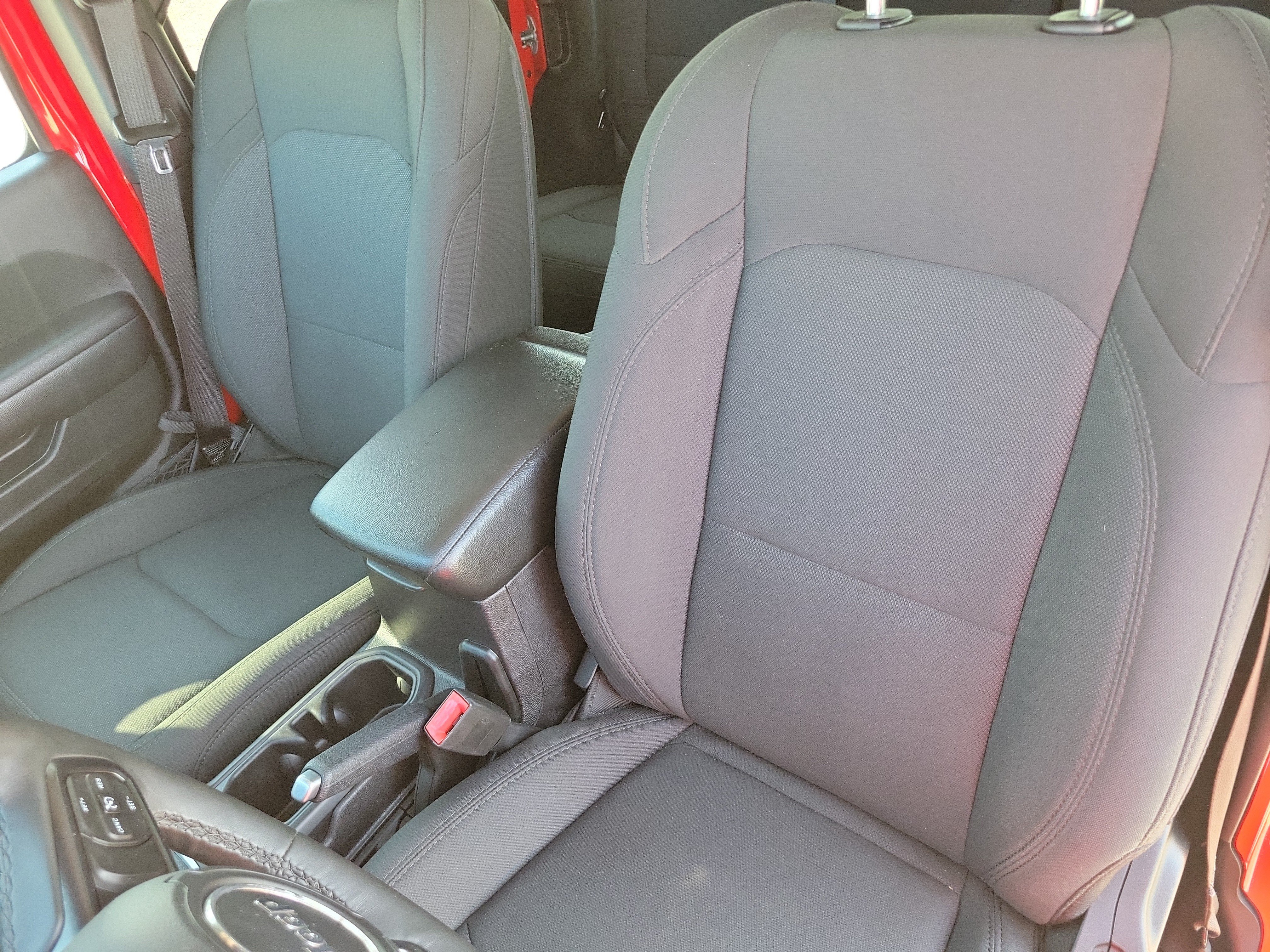 Used 2018 Jeep Wrangler Unlimited Sport S AWD/4WD image 11