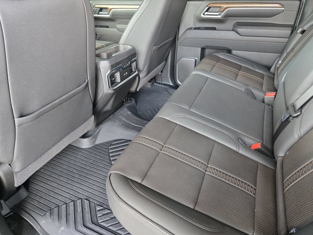 Used 2025 Chevrolet Silverado 3500 High Country w/ High Country Premium Package AWD/4WD image 34