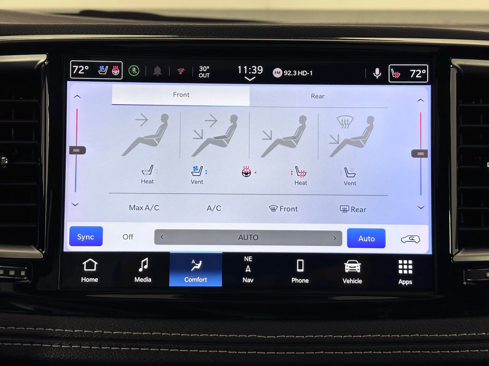 Used 2024 Chrysler Pacifica Limited image 9