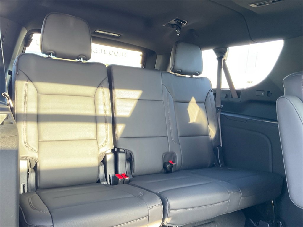 New 2025 Chevrolet Suburban High Country image 27