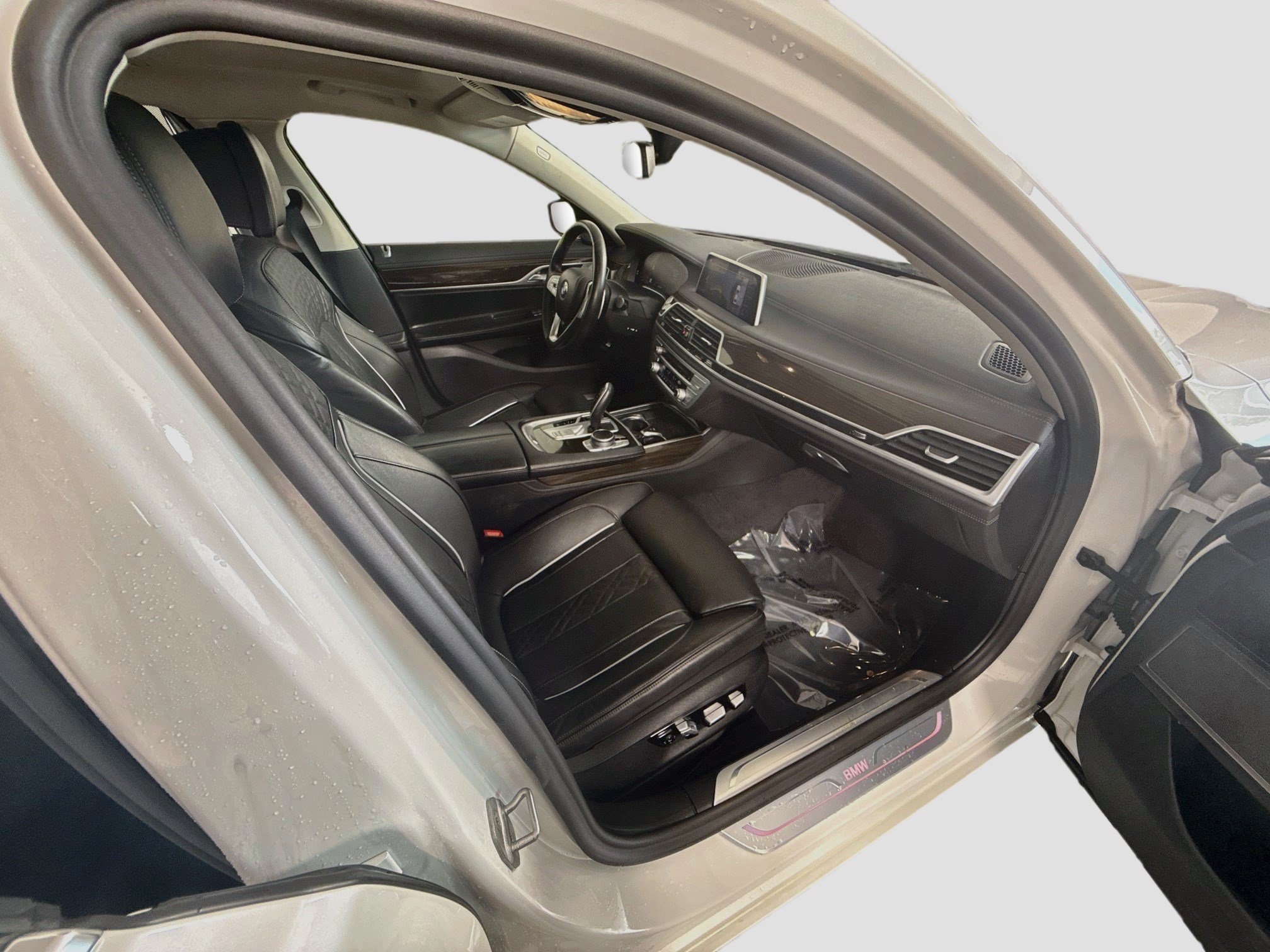 Used 2020 BMW 740i RWD image 29