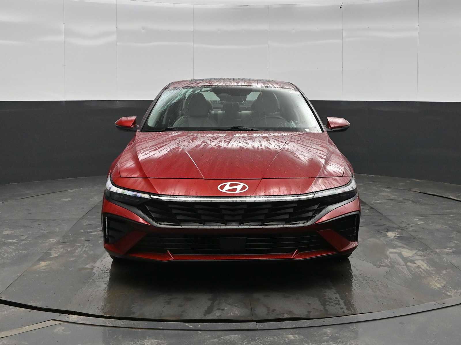 Certified 2025 Hyundai Elantra Limited image 3