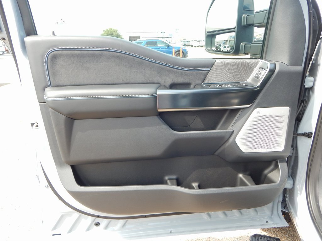 New 2025 Ford F250 Platinum image 16