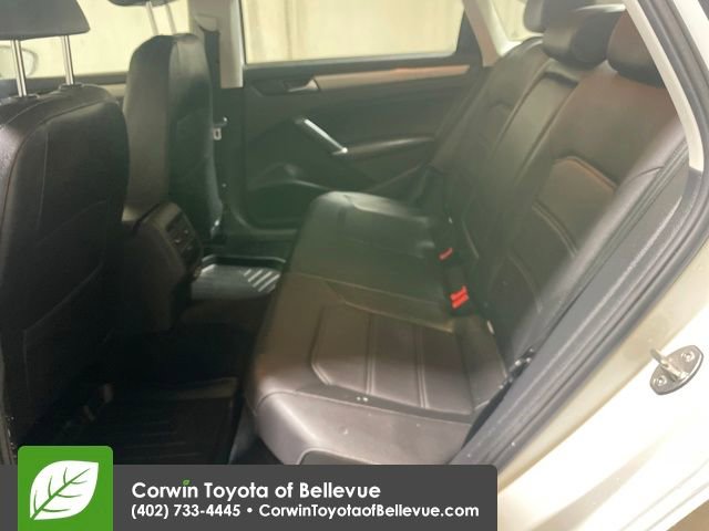 Used 2022 Volkswagen Passat 2.0T SE image 23