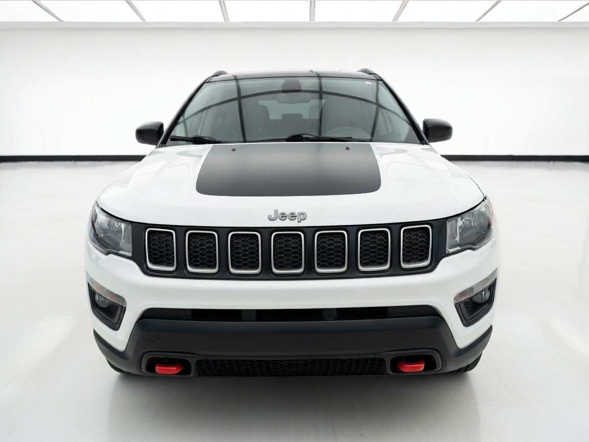 Used 2019 Jeep Compass Trailhawk AWD/4WD image 2