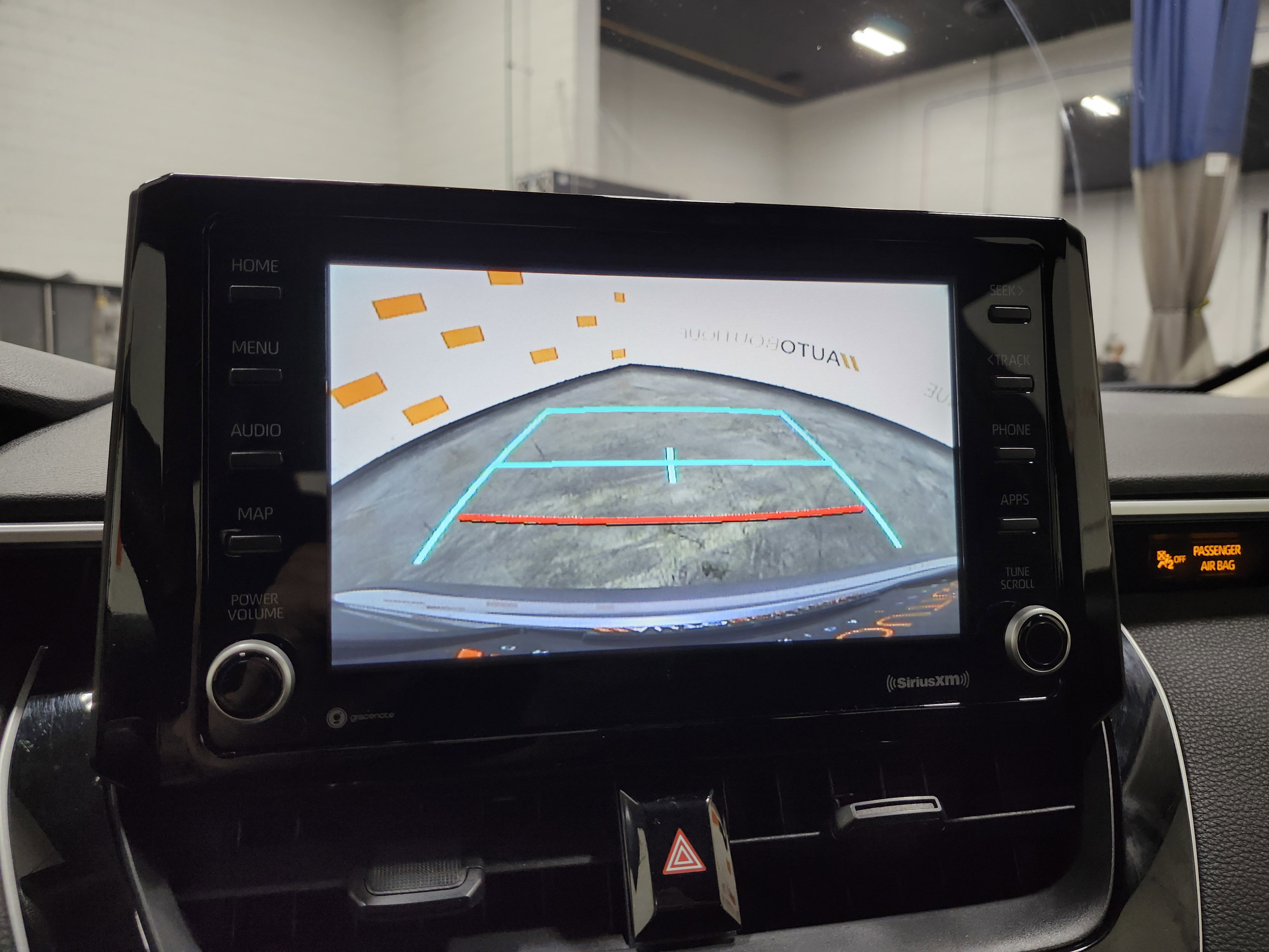 Used 2022 Toyota Corolla LE FWD image 2