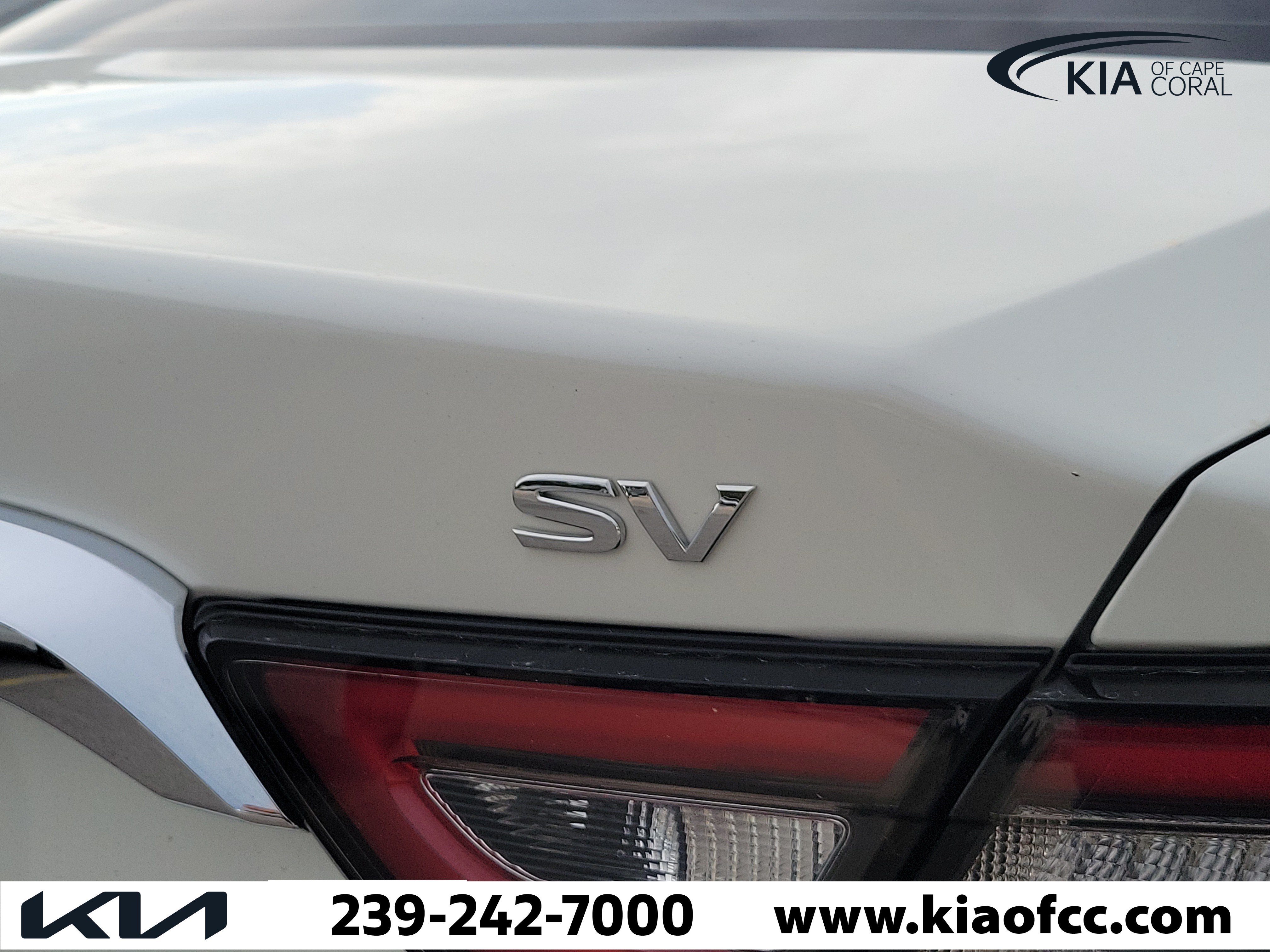 Used 2022 Nissan Maxima SV w/ Floor Mat Group FWD image 6