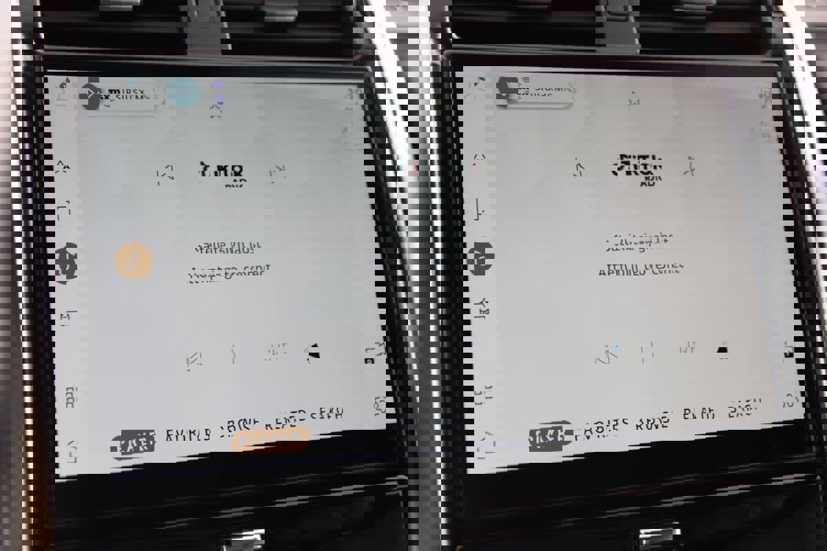 Used 2023 Land Rover Discovery S R-Dynamic image 34