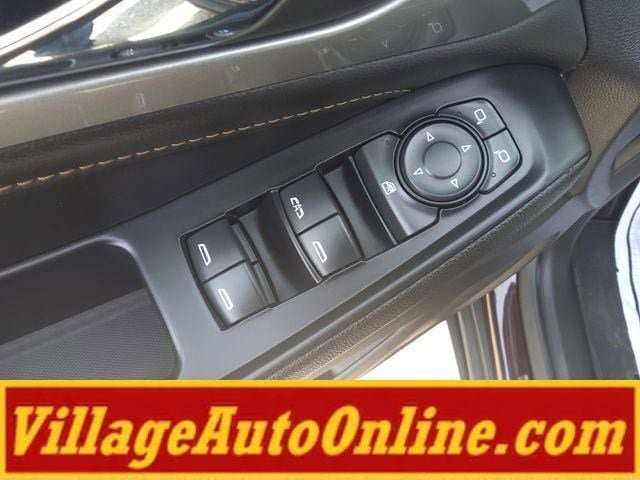 Used 2021 Chevrolet Traverse LT image 15