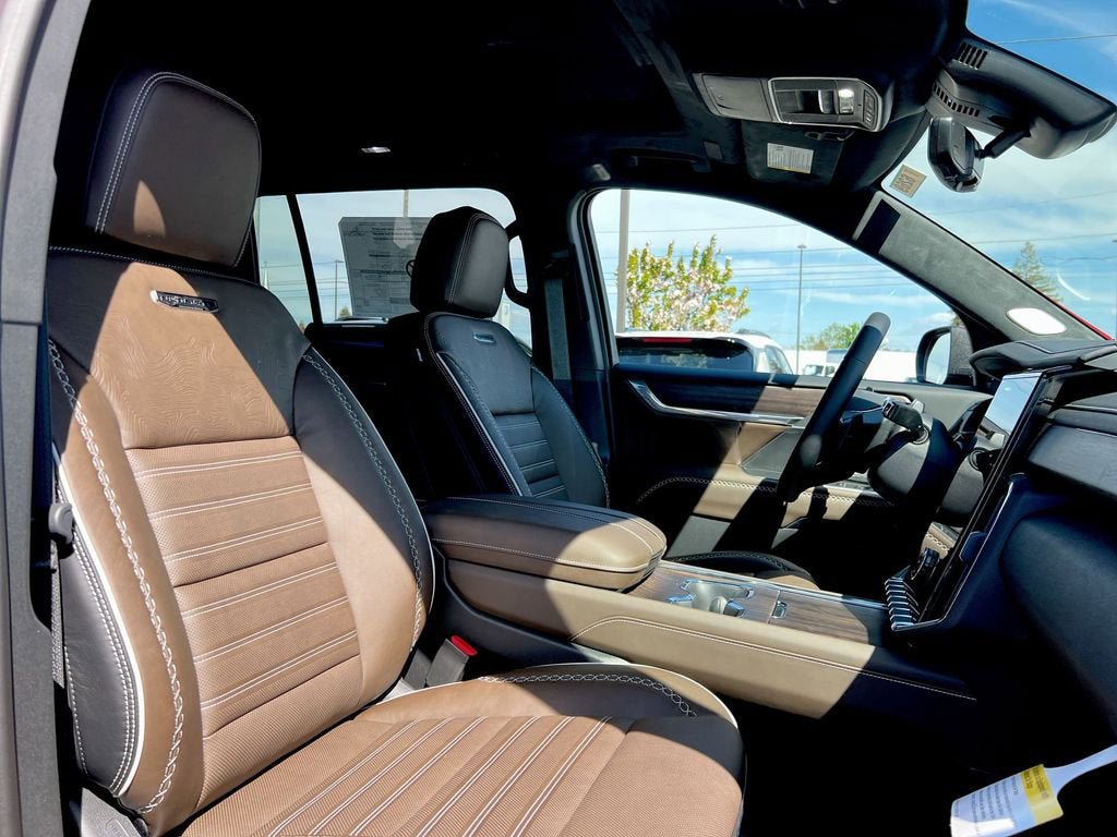 New 2026 GMC Acadia Denali Ultimate AWD/4WD image 22