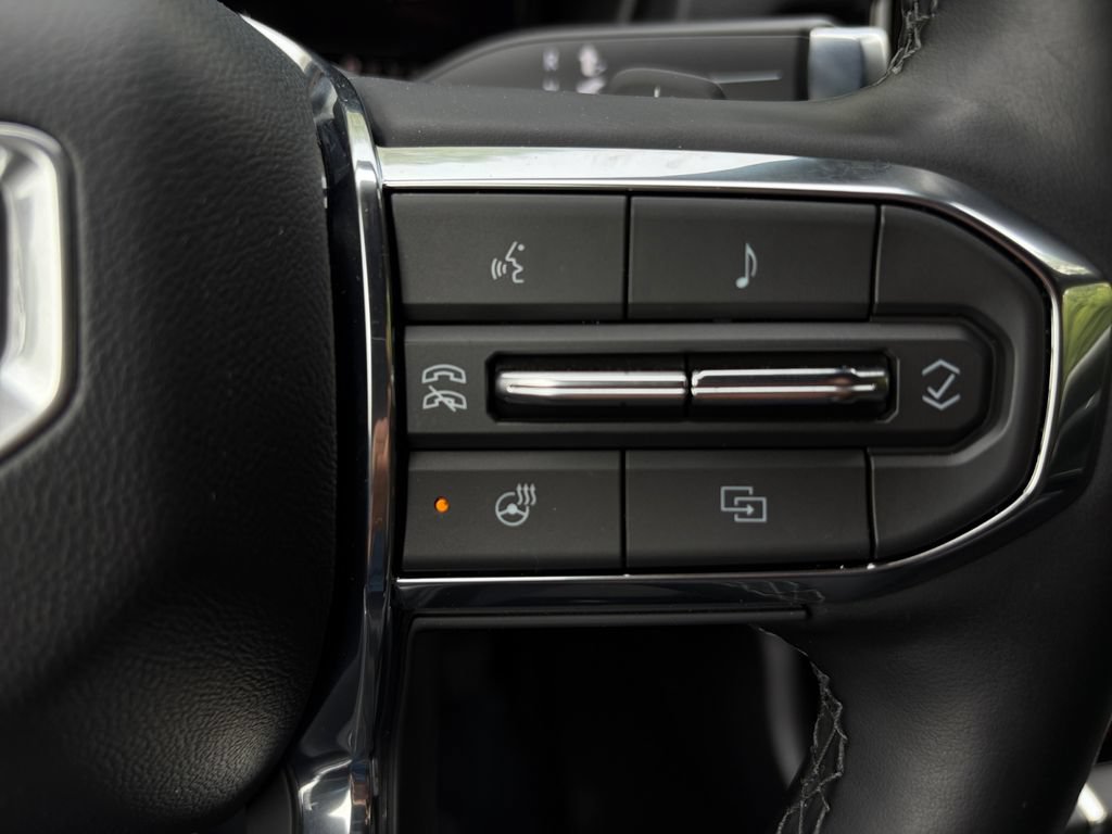 Used 2025 GMC Terrain Elevation AWD/4WD image 29