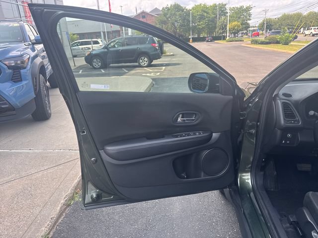 Used 2018 Honda HR-V LX image 11