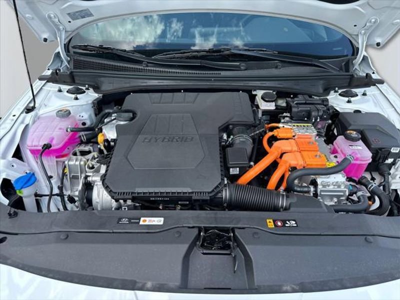 New 2025 Hyundai Elantra SEL image 21