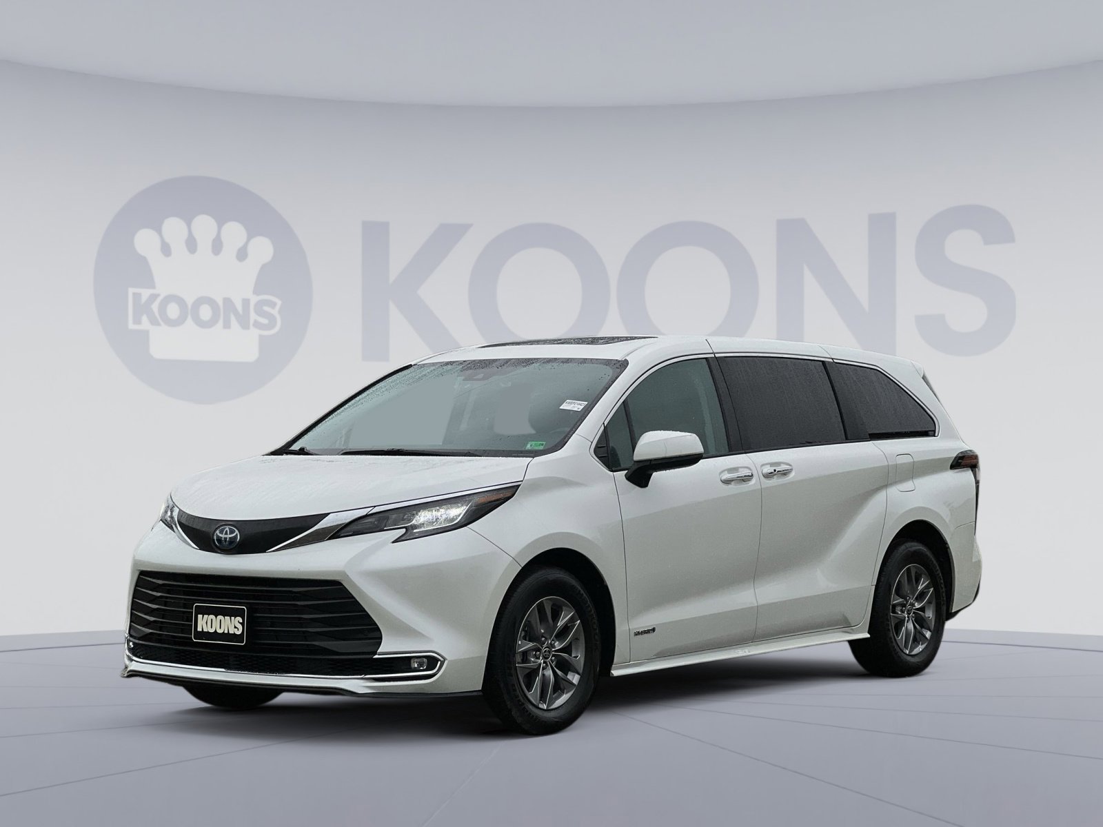 Used 2021 Toyota Sienna XLE