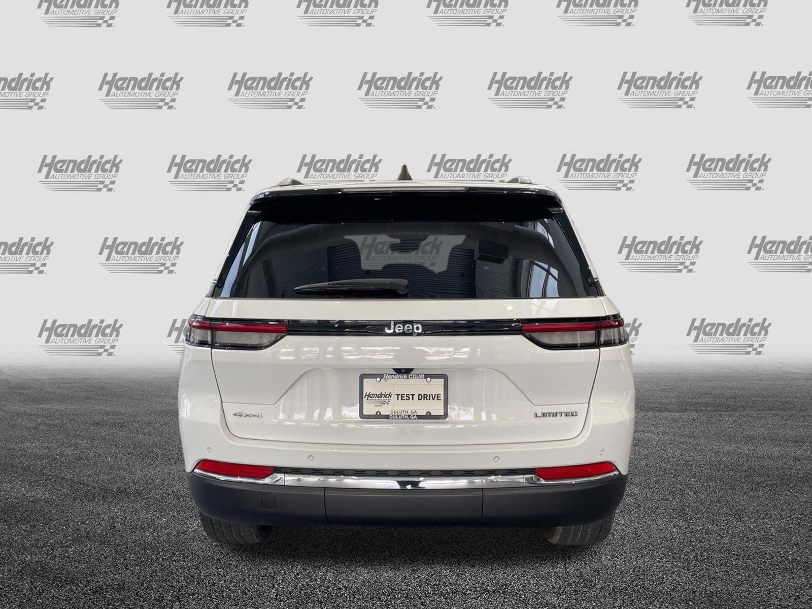Used 2023 Jeep Grand Cherokee Limited AWD/4WD image 9