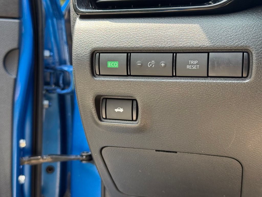 Certified 2023 Nissan Sentra SR FWD image 21