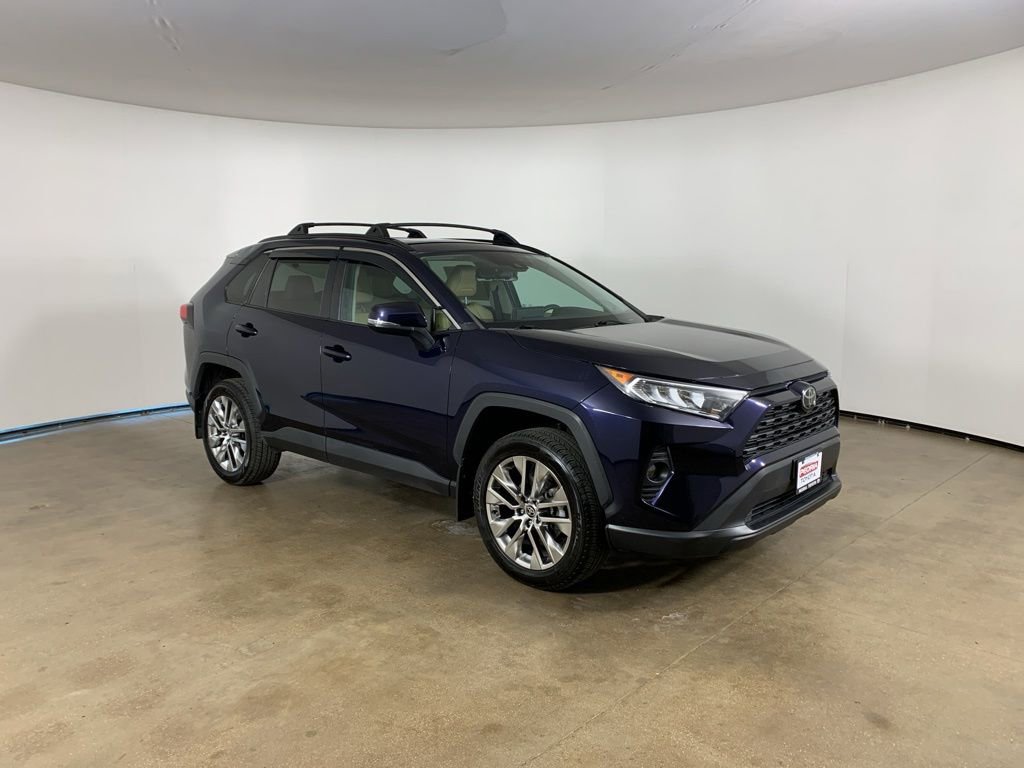 Used 2021 Toyota RAV4 XLE Premium AWD/4WD image 5