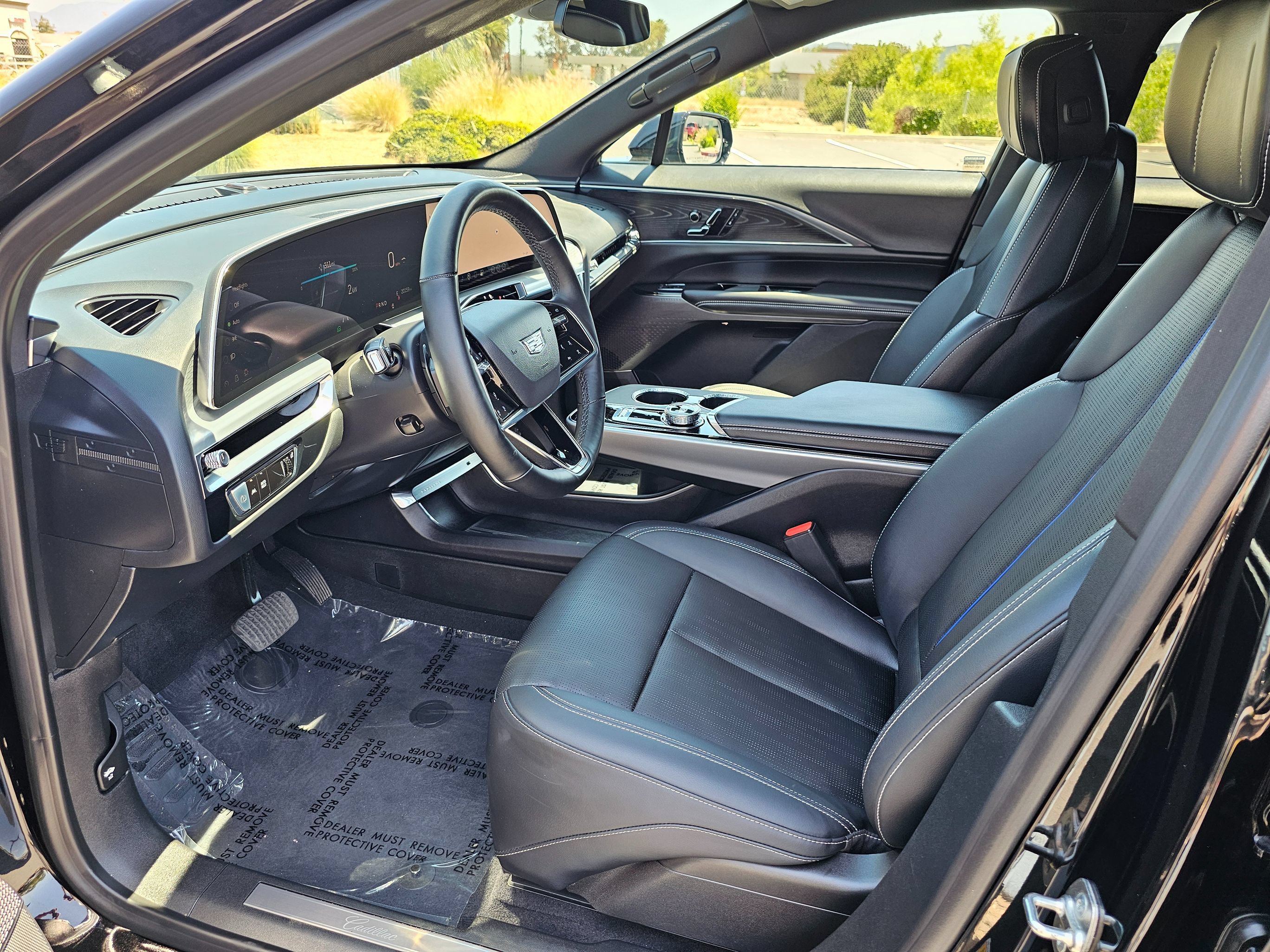 Used 2024 Cadillac Lyriq Luxury RWD image 16