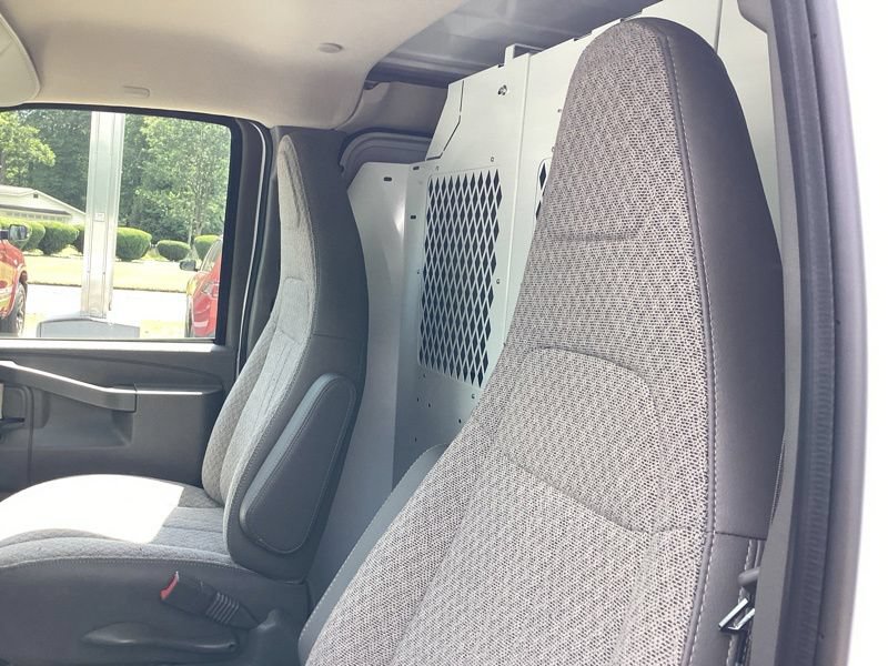 New 2026 Chevrolet Express 3500 w/ Driver Convenience Package RWD image 18