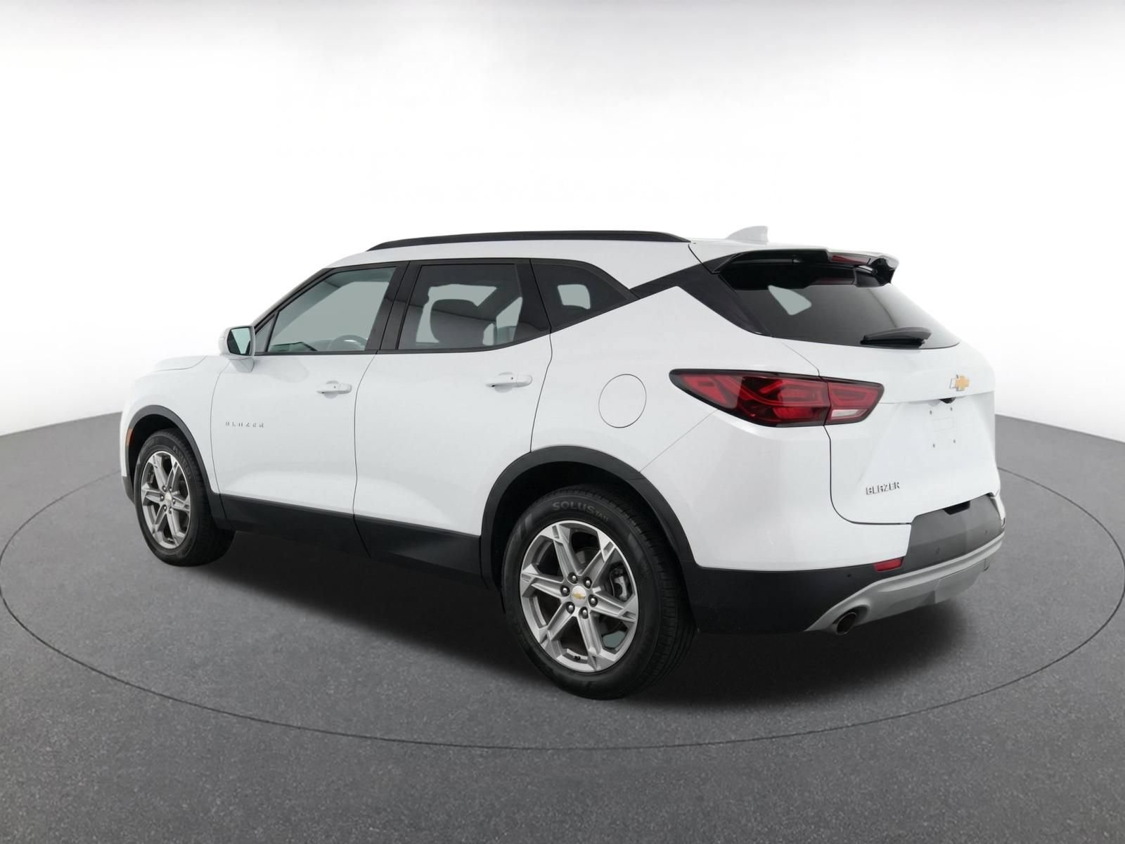Used 2025 Chevrolet Blazer LT FWD image 7