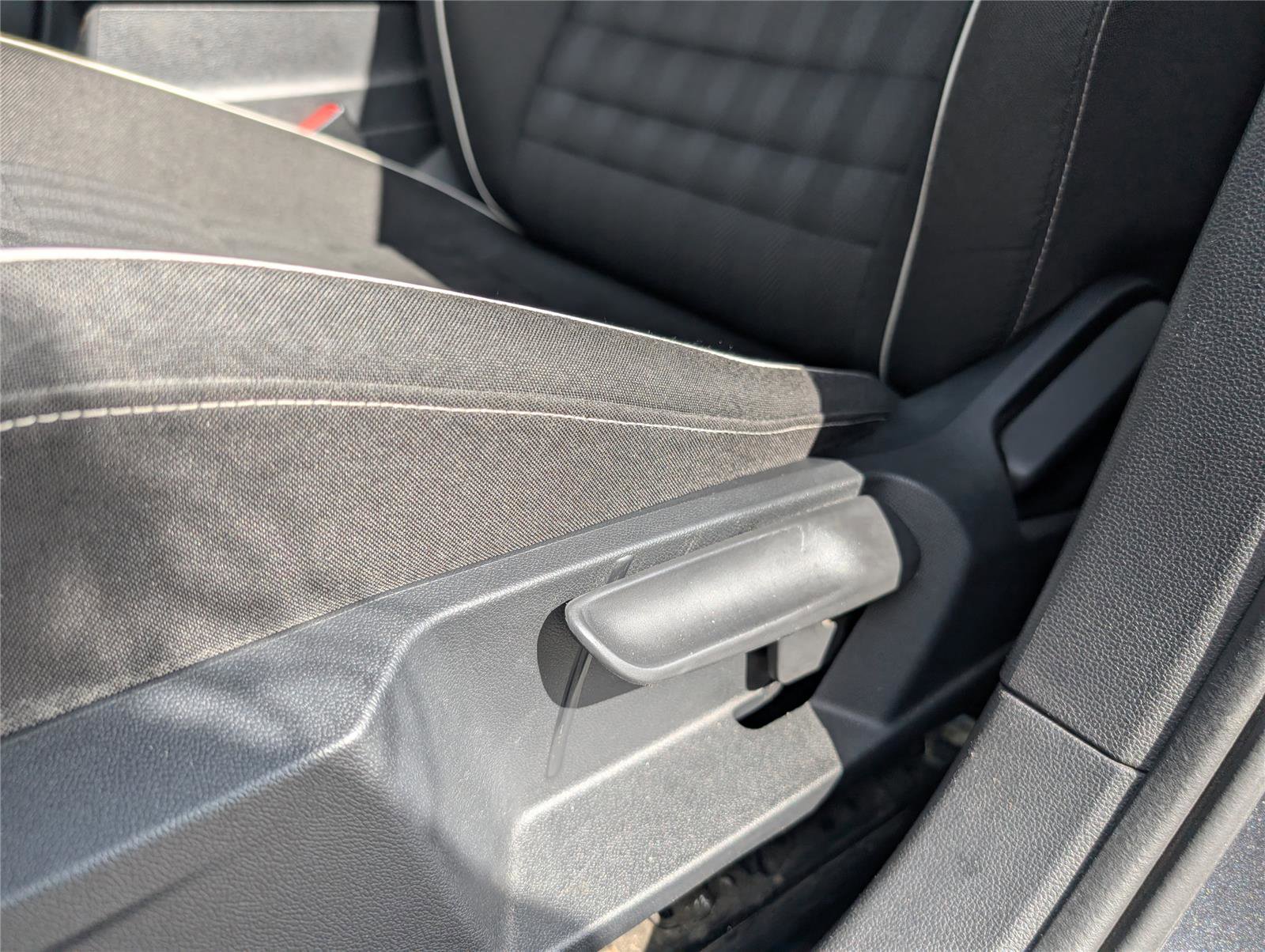 Used 2022 Volkswagen Jetta Sport image 10