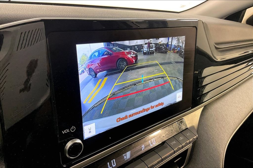 Used 2025 Toyota Camry LE FWD image 26