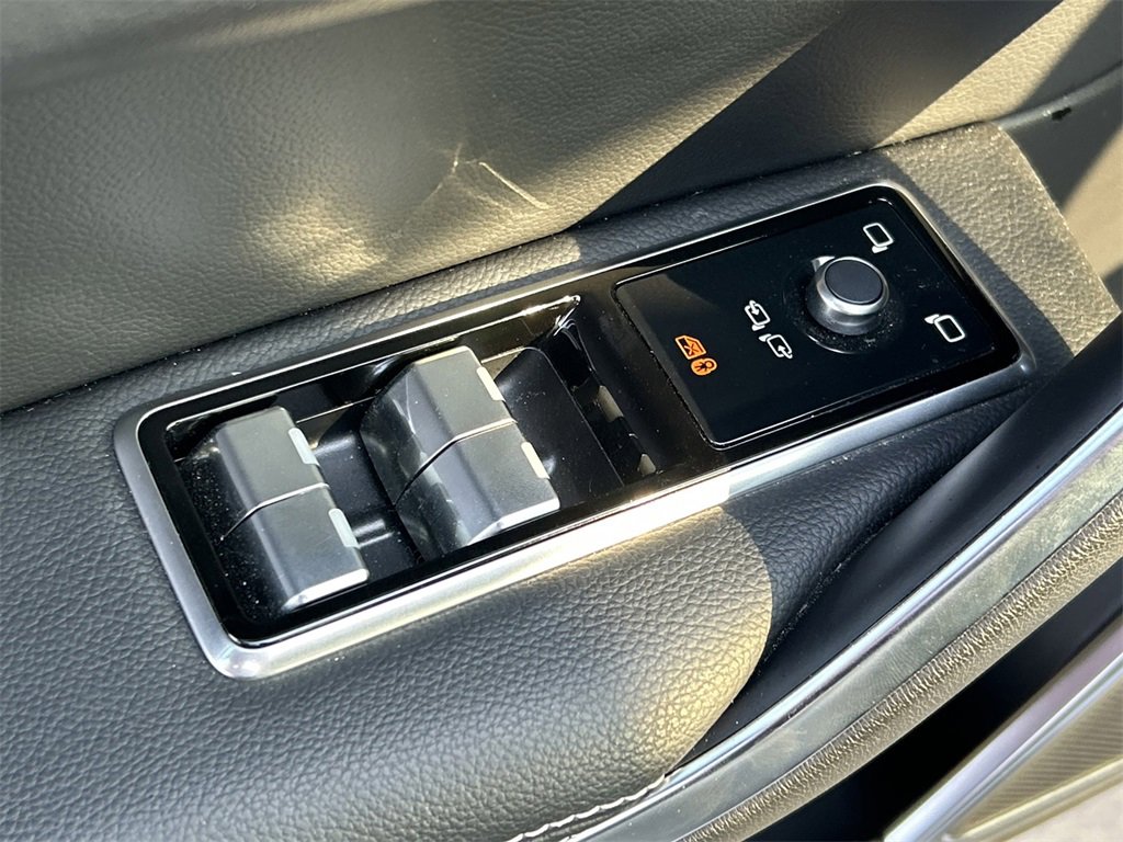 Used 2024 Jaguar F-PACE R-Dynamic S image 25