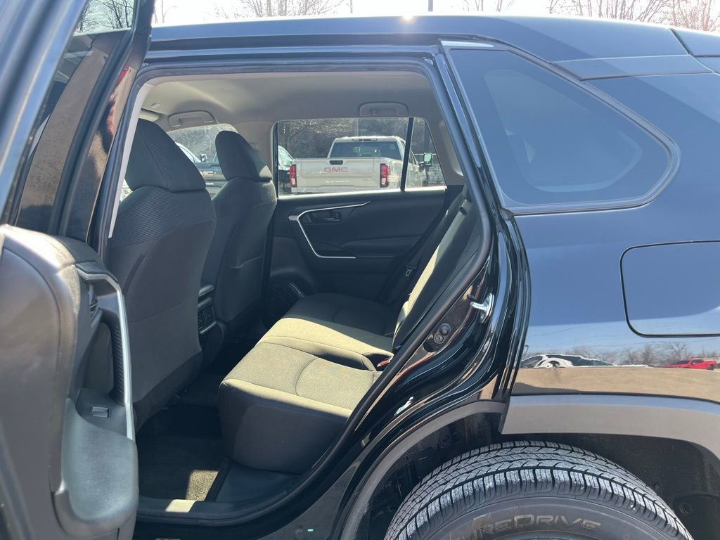 Used 2024 Toyota RAV4 LE image 27