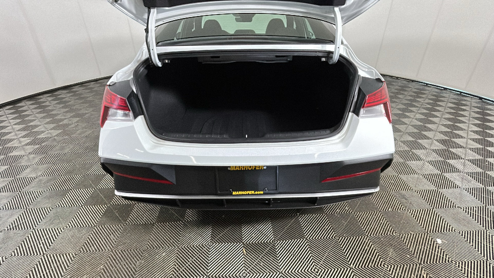 Used 2025 Hyundai Elantra SEL FWD image 32