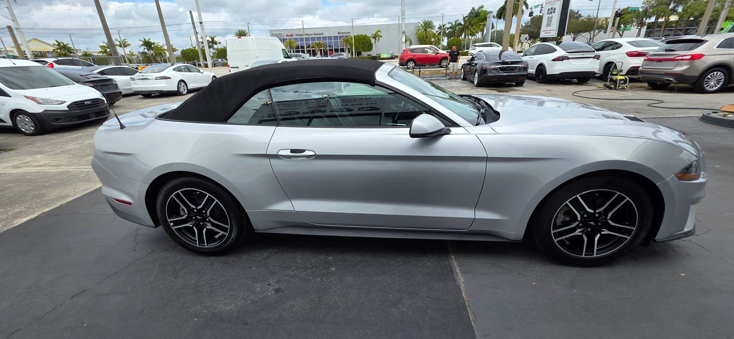 Used 2018 Ford Mustang Premium image 4
