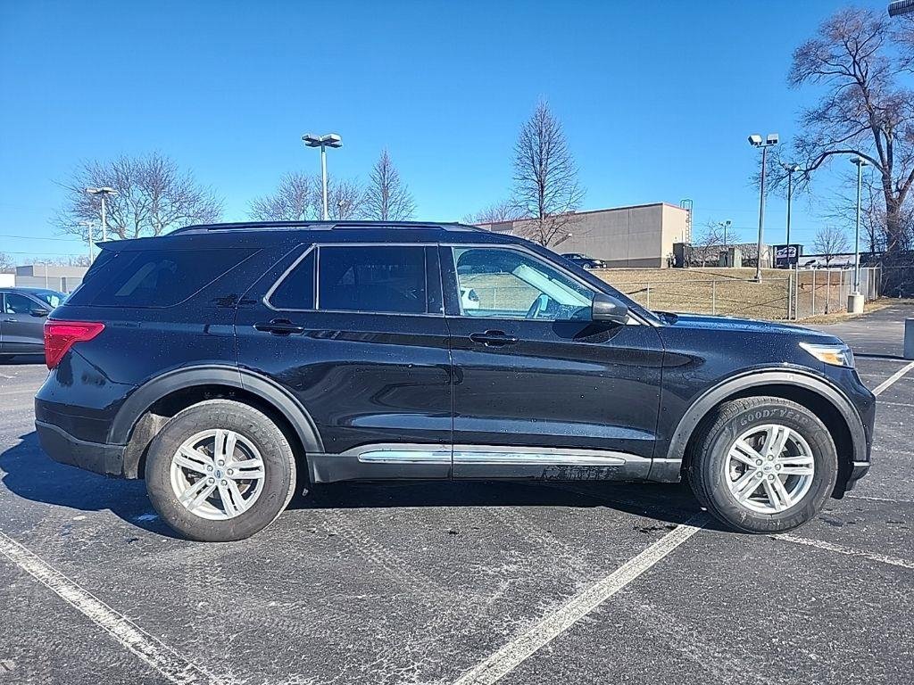 Certified 2023 Ford Explorer XLT w/ Equipment Group 202A image 5