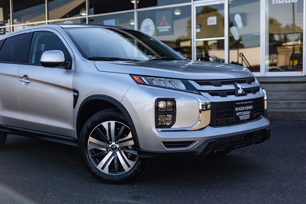 New 2025 Mitsubishi Outlander Sport ES video 3