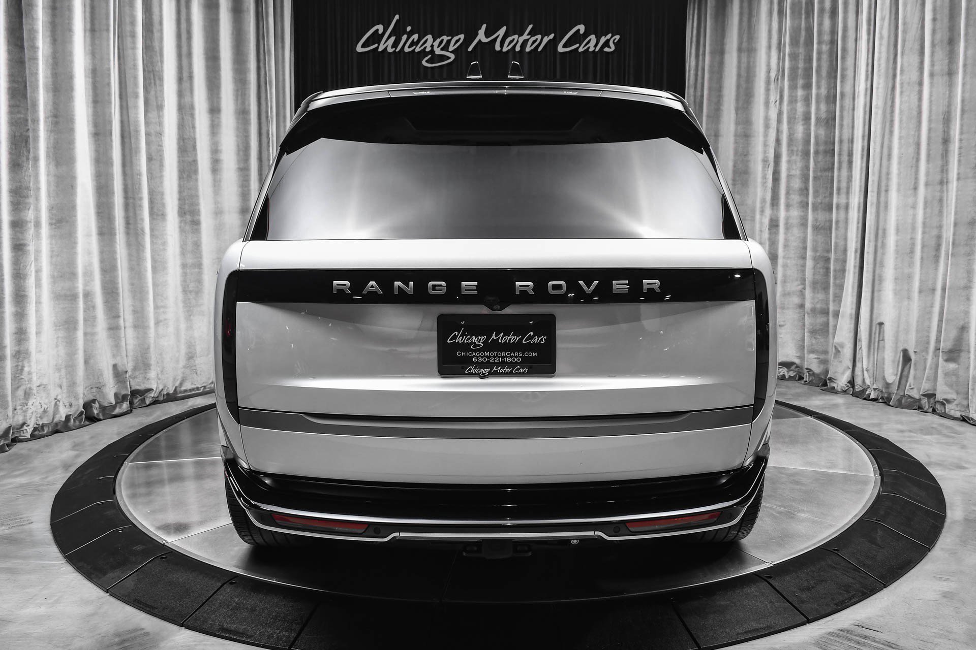 Used 2024 Land Rover Range Rover SE image 4