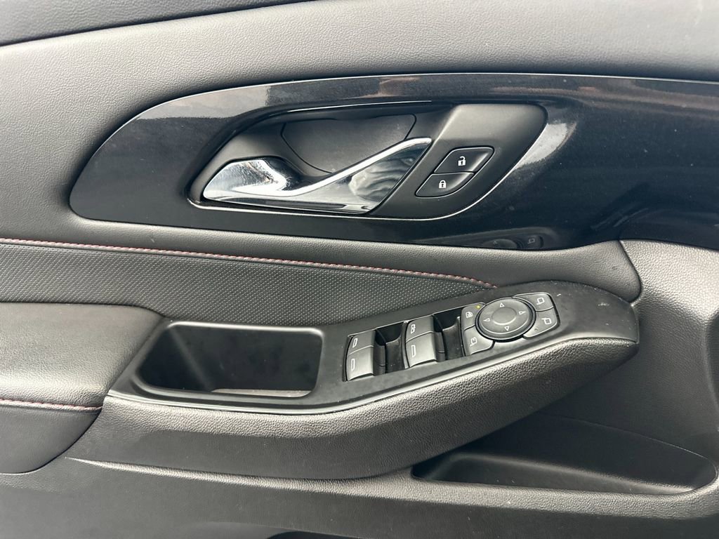 Used 2023 Chevrolet Traverse RS w/ LPO, Floor Liner Package image 10