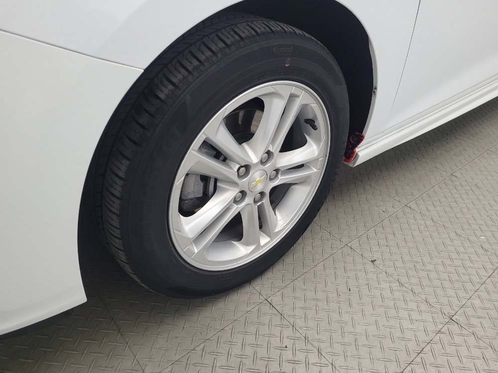 Used 2018 Chevrolet Cruze LT w/ Convenience Package FWD image 31