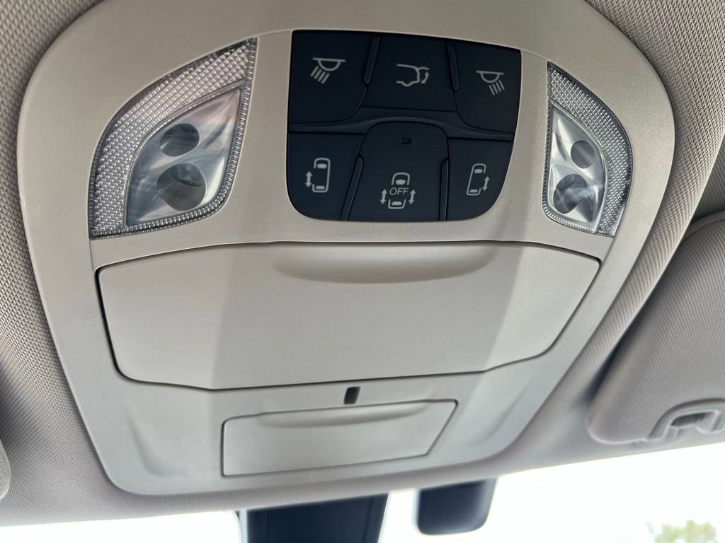 Used 2020 Chrysler Pacifica Touring w/ Tire & Wheel Group FWD image 44