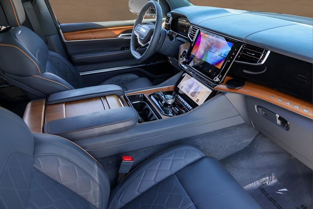 Used 2024 Jeep Grand Wagoneer Series III image 33