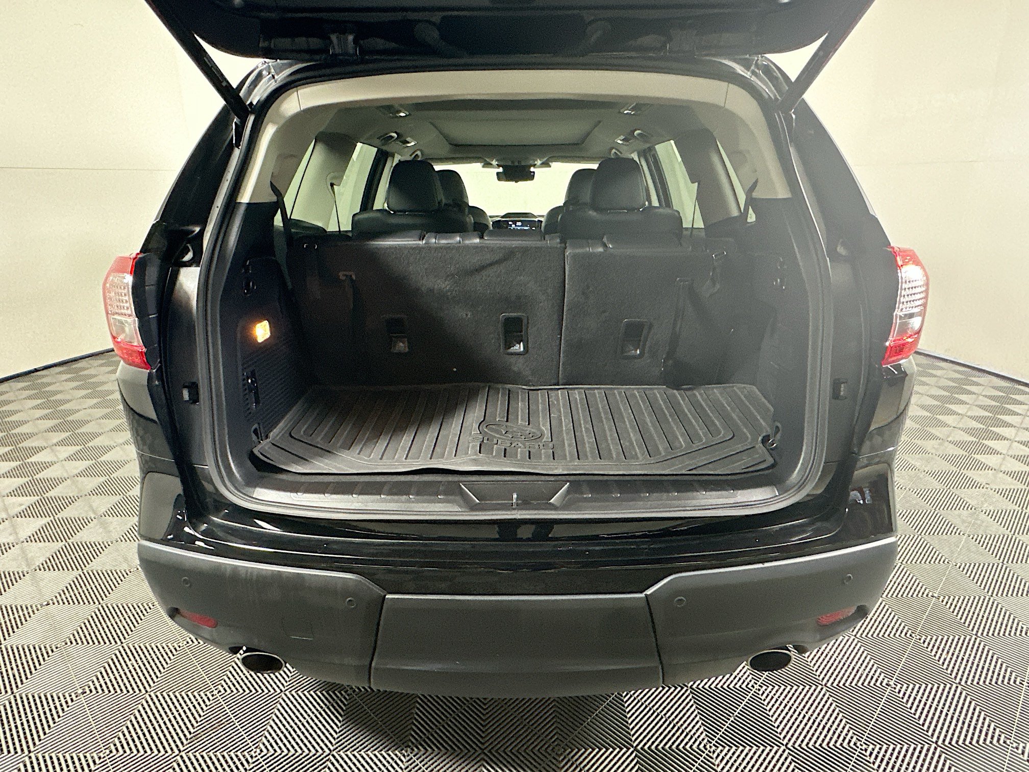 Used 2023 Subaru Ascent Touring AWD/4WD image 31